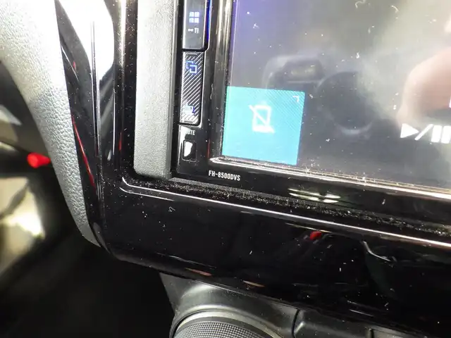 スズキ スイフト スポーツ 千葉県 2023(令5)年 2万km ピュアホワイトP スズキセーフティサポート/ディスプレイオーディオ【FH-8500DVS】/【DVD/CD再生機能　Bluetooth接続】/バックカメラ/ドライブレコーダー（前後撮影）/運転席シートヒーター/革巻きステアリング/ETC/LEDヘッドライト/フォグライト/リアコーナーセンサー/純正17インチアルミホイル/サイド/カーテンエアバッグ/スマートキー