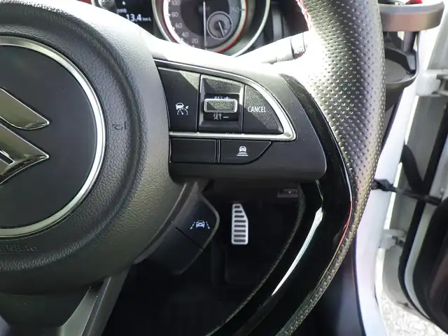 スズキ スイフト スポーツ 千葉県 2023(令5)年 2万km ピュアホワイトP スズキセーフティサポート/ディスプレイオーディオ【FH-8500DVS】/【DVD/CD再生機能　Bluetooth接続】/バックカメラ/ドライブレコーダー（前後撮影）/運転席シートヒーター/革巻きステアリング/ETC/LEDヘッドライト/フォグライト/リアコーナーセンサー/純正17インチアルミホイル/サイド/カーテンエアバッグ/スマートキー