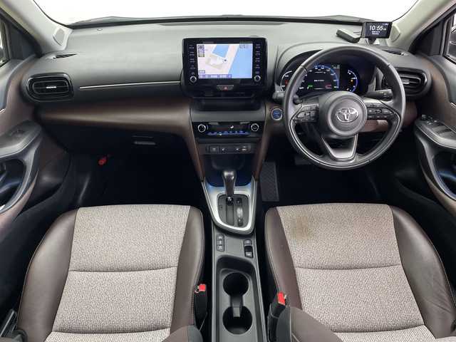 トヨタ ヤリスクロス ハイブリッド Z 鹿児島県 2020(令2)年 5.2万km パール メーカーナビ/（Bluetooth/フルセグ/AM/FM）　/全方位カメラ　/前後ドライブレコーダー　/レーダークルーズコントロール　/ハーフレザーシート　/シートヒーター　/パワーシート　/コーナーセンサー　/レーンキープアシスト　/オートハイビーム　/ＬＥＤヘッドライト/社外レーダー探知機/ステアリングリモコン/電動パーキングブレーキ/純正フロアマット/保証書/取扱説明書