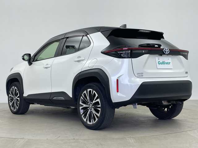 トヨタ ヤリスクロス ハイブリッド Z 鹿児島県 2020(令2)年 5.2万km パール メーカーナビ/（Bluetooth/フルセグ/AM/FM）　/全方位カメラ　/前後ドライブレコーダー　/レーダークルーズコントロール　/ハーフレザーシート　/シートヒーター　/パワーシート　/コーナーセンサー　/レーンキープアシスト　/オートハイビーム　/ＬＥＤヘッドライト/社外レーダー探知機/ステアリングリモコン/電動パーキングブレーキ/純正フロアマット/保証書/取扱説明書