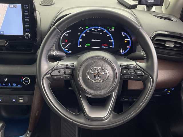 トヨタ ヤリスクロス ハイブリッド Z 鹿児島県 2020(令2)年 5.2万km パール メーカーナビ/（Bluetooth/フルセグ/AM/FM）　/全方位カメラ　/前後ドライブレコーダー　/レーダークルーズコントロール　/ハーフレザーシート　/シートヒーター　/パワーシート　/コーナーセンサー　/レーンキープアシスト　/オートハイビーム　/ＬＥＤヘッドライト/社外レーダー探知機/ステアリングリモコン/電動パーキングブレーキ/純正フロアマット/保証書/取扱説明書