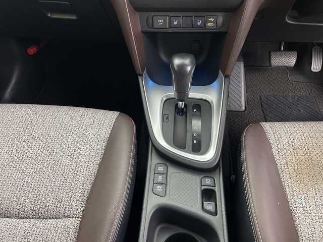 トヨタ ヤリスクロス ハイブリッド Z 鹿児島県 2020(令2)年 5.2万km パール メーカーナビ/（Bluetooth/フルセグ/AM/FM）　/全方位カメラ　/前後ドライブレコーダー　/レーダークルーズコントロール　/ハーフレザーシート　/シートヒーター　/パワーシート　/コーナーセンサー　/レーンキープアシスト　/オートハイビーム　/ＬＥＤヘッドライト/社外レーダー探知機/ステアリングリモコン/電動パーキングブレーキ/純正フロアマット/保証書/取扱説明書