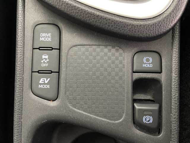 トヨタ ヤリスクロス ハイブリッド Z 鹿児島県 2020(令2)年 5.2万km パール メーカーナビ/（Bluetooth/フルセグ/AM/FM）　/全方位カメラ　/前後ドライブレコーダー　/レーダークルーズコントロール　/ハーフレザーシート　/シートヒーター　/パワーシート　/コーナーセンサー　/レーンキープアシスト　/オートハイビーム　/ＬＥＤヘッドライト/社外レーダー探知機/ステアリングリモコン/電動パーキングブレーキ/純正フロアマット/保証書/取扱説明書