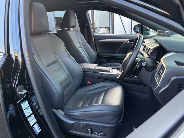 レクサス ＲＸ 450h Fスポーツ 福岡県 2020(令2)年 8万km ブラック ・純正ナビ/ (CD/DVD/SD/Miracast/Bluetooth)/・フルセグテレビ/・プリクラッシュセーフティ/・レーンディパーチャーアラート/・ブラインドスポットモニター/・レーダークルーズコントロール/・バックカメラ/・クリアランスソナー/・シートヒーター/・ベンチレーションシート/・電動パーキングブレーキ/・オートホールド/・ETC2.0/・パワーバックドア/・レザーシート/・サンルーフ