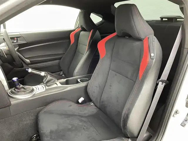 トヨタ ８６ GT 福島県 2012(平24)年 14.2万km サテンホワイトパール 純正メモリナビ  型式:NSZT-W62G/  【CD/DVD/フルセグ/Bluetooth/AM/FM】/・バックカメラ/TRDフルエアロ/・TRD18インチAW/・TRD4本出しマフラー/・TRD車高調/STiフロントタワーバー/Pivot水温計/パドルシフト/スマートキー/360°ドライブレコーダー/横滑り防止機能/HIDヘッドライト/・オートライト/電動格納ミラー/純正フロアマット