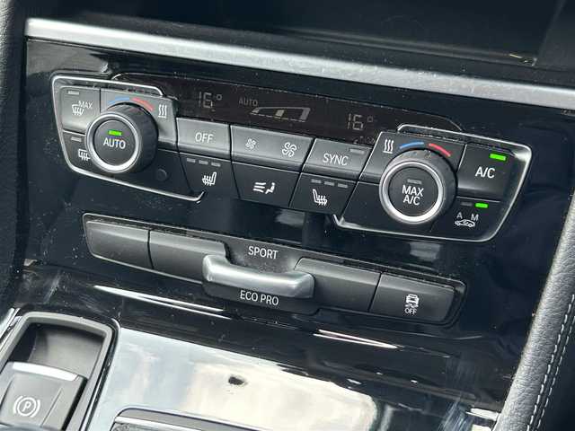ＢＭＷ ２１８ｄ アクティブツアラー ラグジュアリー 茨城県 2016(平28)年 2.3万km アルピンホワイトⅢ コンフォートＰＫＧ　/パーキングサポートＰＫＧ　/インテリジェントＳＦＴ　/ＬＤＷ　/Ｂカメラ　/ＰＤＣ　/黒革　/シートヒーター　/Ｍ付ＰＷシート　/ＰＷテールゲート　/ＬＥＤ　/ナビ　/ＢＴ　/ＤＶＤ　/ＥＴＣ２．０　/禁煙車