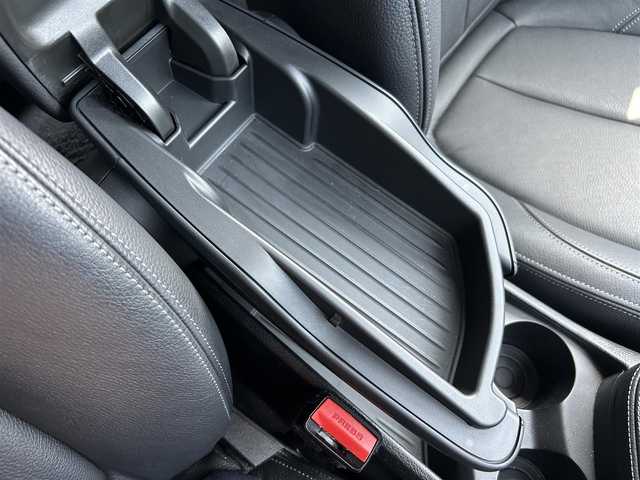 ＢＭＷ ２１８ｄ アクティブツアラー ラグジュアリー 茨城県 2016(平28)年 2.3万km アルピンホワイトⅢ コンフォートＰＫＧ　/パーキングサポートＰＫＧ　/インテリジェントＳＦＴ　/ＬＤＷ　/Ｂカメラ　/ＰＤＣ　/黒革　/シートヒーター　/Ｍ付ＰＷシート　/ＰＷテールゲート　/ＬＥＤ　/ナビ　/ＢＴ　/ＤＶＤ　/ＥＴＣ２．０　/禁煙車