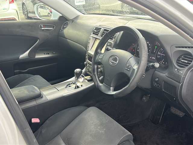 レクサス ＩＳ 250 山口県 2007(平19)年 9.1万km ブルーイッシュパールクリスタルシャイン VSC/TRC/ブレーキアシスト(ヒルスタートアシスト追加)/クルーズコントロール/HIDヘッドランプ/オートライト/フロントフォグランプ/斜桟フロントグリル/開口部逆台形フロントバンパー/フロントアンダースポイラー/リア標準バンパー/革巻きステアリングホイール/手動チルト/テレスコピックステアリング/シルバーシフトパネル/メッキ加飾付革シフトノブ/SRSエアバッグ(運転席/助手席/ニー/サイド/カーテン)/プラズマクラスター付オートエアコン/アイボリーorブラックorフロスティグレーファブリックシート/パワーシート(運転席/助手席)/アームレスト(後席中央)/スマートエントリー/スタートシステム/イモビライザー/侵入センサー付オートアラーム/G-Link対応HDDナビ/バックガイドモニター/プレミアムサウンドシステム(アナログTV/CD/MD/13スピーカー)