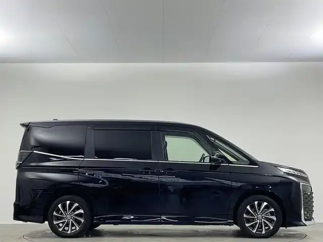 トヨタ ヴォクシー S－Z 埼玉県 2023(令5)年 2.5万km アティチュードブラックマイカ 純正１０．５型ナビ　１４．１型後席　両側　ＥＴＣ　ハーフレザー　シートヒーター　前後ドライブレコーダー　ＢＳＭ　ＲＣＴＡ　アダプティブヘッドライト　フルセグＴＶ　ＢＴ　ＬＥＤヘッドライト