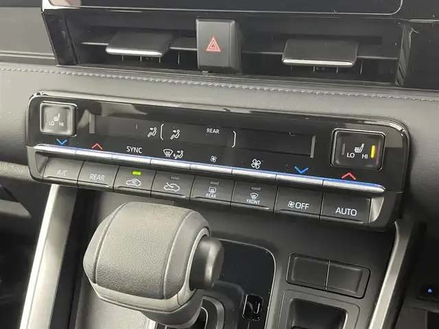 トヨタ ヴォクシー S－Z 埼玉県 2023(令5)年 2.5万km アティチュードブラックマイカ 純正１０．５型ナビ　１４．１型後席　両側　ＥＴＣ　ハーフレザー　シートヒーター　前後ドライブレコーダー　ＢＳＭ　ＲＣＴＡ　アダプティブヘッドライト　フルセグＴＶ　ＢＴ　ＬＥＤヘッドライト