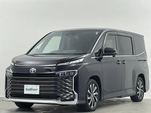 トヨタ ヴォクシー S－Z 埼玉県 2023(令5)年 2.5万km アティチュードブラックマイカ 純正１０．５型ナビ　１４．１型後席　両側　ＥＴＣ　ハーフレザー　シートヒーター　前後ドライブレコーダー　ＢＳＭ　ＲＣＴＡ　アダプティブヘッドライト　フルセグＴＶ　ＢＴ　ＬＥＤヘッドライト