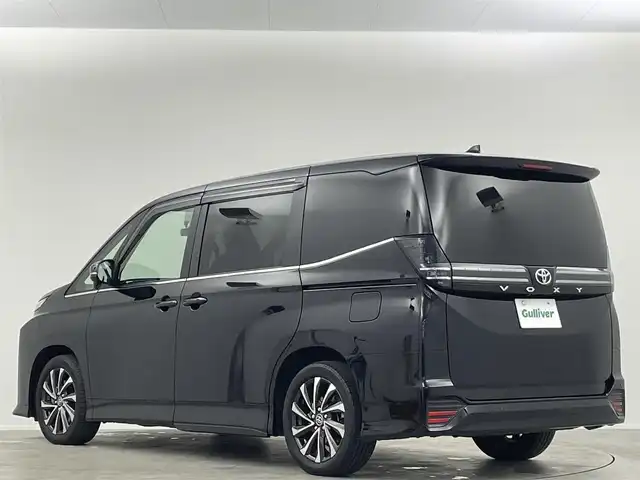 トヨタ ヴォクシー S－Z 埼玉県 2023(令5)年 2.5万km アティチュードブラックマイカ 純正１０．５型ナビ　１４．１型後席　両側　ＥＴＣ　ハーフレザー　シートヒーター　前後ドライブレコーダー　ＢＳＭ　ＲＣＴＡ　アダプティブヘッドライト　フルセグＴＶ　ＢＴ　ＬＥＤヘッドライト