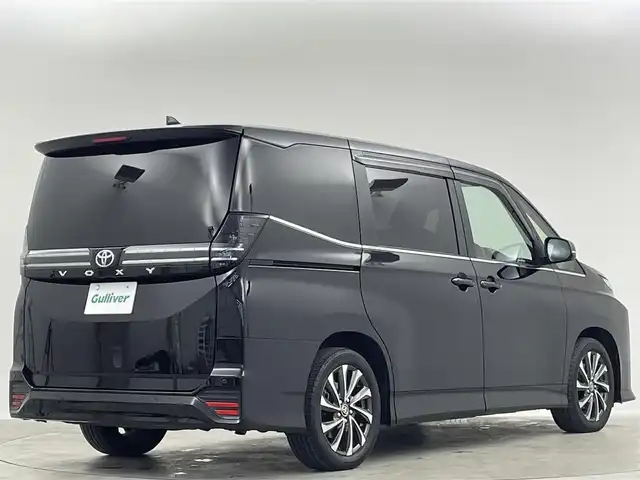 トヨタ ヴォクシー S－Z 埼玉県 2023(令5)年 2.5万km アティチュードブラックマイカ 純正１０．５型ナビ　１４．１型後席　両側　ＥＴＣ　ハーフレザー　シートヒーター　前後ドライブレコーダー　ＢＳＭ　ＲＣＴＡ　アダプティブヘッドライト　フルセグＴＶ　ＢＴ　ＬＥＤヘッドライト