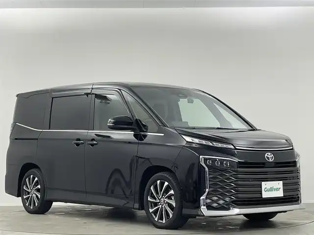 トヨタ ヴォクシー S－Z 埼玉県 2023(令5)年 2.5万km アティチュードブラックマイカ 純正１０．５型ナビ　１４．１型後席　両側　ＥＴＣ　ハーフレザー　シートヒーター　前後ドライブレコーダー　ＢＳＭ　ＲＣＴＡ　アダプティブヘッドライト　フルセグＴＶ　ＢＴ　ＬＥＤヘッドライト