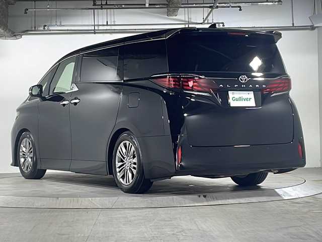 トヨタ アルファード Z 広島県 2023(令5)年 1万km ブラック 禁煙/トヨタセーフティセンス/・プリクラッシュセーフティ/・レーダークルーズコントロール/・プロアクティブドライビングアシスト/・レーントレーシングアシスト/・レーダークルーズコントロール/・BSM/・リアカメラディテクション/・クリアランスソナー/・リアクロストラフィックアラート/・ロードサインアシスト/・アダプティブハイビームシステム/純正14インチナビ/・Bluetooth/USB/HDMI/・全方位カメラ/・ETC2.0/・前後ドライブレコーダー/・デジタルインナーミラー/ユニバーサルステップ/置くだけ充電/左右独立ムーンルーフ/両側パワースライドドア/パワーバックドア/電子パーキング/オートホールド/革巻きステアリング/ステアリングリモコン/ステアリングヒーター/レザーシート/シートヒーター/エアシート/パワーシート/オットマン/プッシュスタート/スマートキー/スペアキー/LEDヘッドライト/オートライト/フォグライト/ドアバイザー/フロアマット/シーケンシャルウィンカー/保証書/取扱説明書