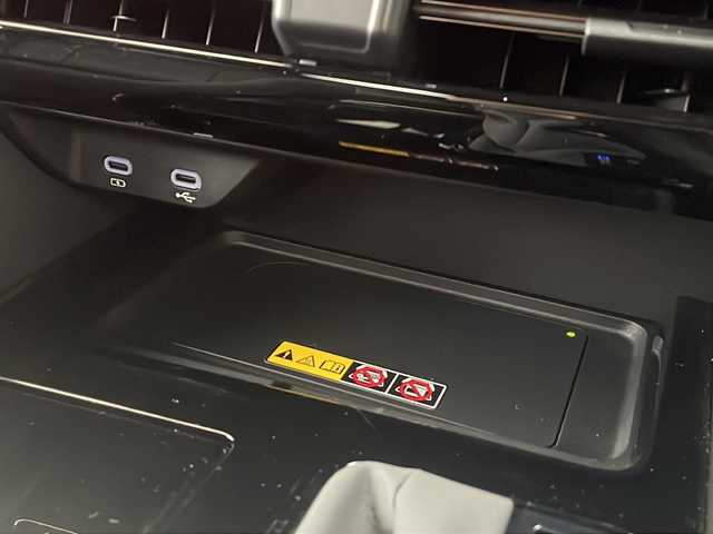 トヨタ アルファード Z 広島県 2023(令5)年 1万km ブラック 禁煙/トヨタセーフティセンス/・プリクラッシュセーフティ/・レーダークルーズコントロール/・プロアクティブドライビングアシスト/・レーントレーシングアシスト/・レーダークルーズコントロール/・BSM/・リアカメラディテクション/・クリアランスソナー/・リアクロストラフィックアラート/・ロードサインアシスト/・アダプティブハイビームシステム/純正14インチナビ/・Bluetooth/USB/HDMI/・全方位カメラ/・ETC2.0/・前後ドライブレコーダー/・デジタルインナーミラー/ユニバーサルステップ/置くだけ充電/左右独立ムーンルーフ/両側パワースライドドア/パワーバックドア/電子パーキング/オートホールド/革巻きステアリング/ステアリングリモコン/ステアリングヒーター/レザーシート/シートヒーター/エアシート/パワーシート/オットマン/プッシュスタート/スマートキー/スペアキー/LEDヘッドライト/オートライト/フォグライト/ドアバイザー/フロアマット/シーケンシャルウィンカー/保証書/取扱説明書