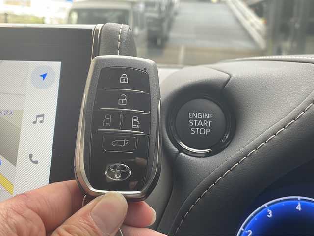 トヨタ アルファード Z 広島県 2023(令5)年 1万km ブラック 禁煙/トヨタセーフティセンス/・プリクラッシュセーフティ/・レーダークルーズコントロール/・プロアクティブドライビングアシスト/・レーントレーシングアシスト/・レーダークルーズコントロール/・BSM/・リアカメラディテクション/・クリアランスソナー/・リアクロストラフィックアラート/・ロードサインアシスト/・アダプティブハイビームシステム/純正14インチナビ/・Bluetooth/USB/HDMI/・全方位カメラ/・ETC2.0/・前後ドライブレコーダー/・デジタルインナーミラー/ユニバーサルステップ/置くだけ充電/左右独立ムーンルーフ/両側パワースライドドア/パワーバックドア/電子パーキング/オートホールド/革巻きステアリング/ステアリングリモコン/ステアリングヒーター/レザーシート/シートヒーター/エアシート/パワーシート/オットマン/プッシュスタート/スマートキー/スペアキー/LEDヘッドライト/オートライト/フォグライト/ドアバイザー/フロアマット/シーケンシャルウィンカー/保証書/取扱説明書