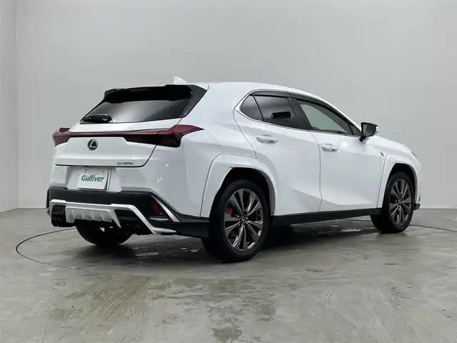 レクサス ＵＸ 250h Fスポーツ 埼玉県 2023(令5)年 3.2万km ホワイトノーヴァガラスフレーク TRDマフラー/黒レザーシート/純正12.3型ディスプレイオーディオ/ ナビ Bluetooth USB 地デジ AppleCarPlay/バックカメラ/レーダークルーズコントロール/前後ドライブレコーダー/ビルトインETC2.0/パワーシート/シートヒーター/ステアリングヒーター/パドルシフト/ＬＥＤオートライト/オートハイビーム/パワーバックドア/ＡＳＣ（アクティブサウンドコントロール）/純正18インチアルミホイール