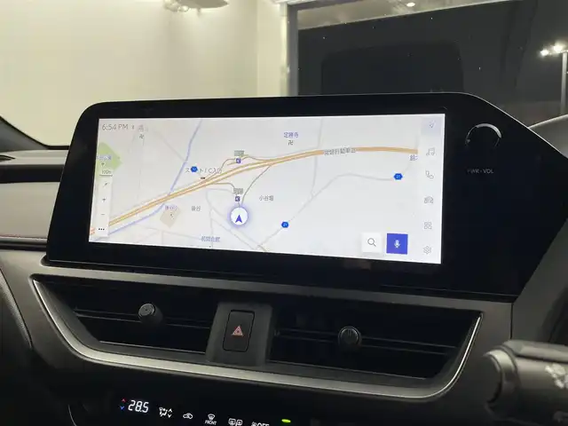 レクサス ＵＸ 250h Fスポーツ 埼玉県 2023(令5)年 3.2万km ホワイトノーヴァガラスフレーク TRDマフラー/黒レザーシート/純正12.3型ディスプレイオーディオ/ ナビ Bluetooth USB 地デジ AppleCarPlay/バックカメラ/レーダークルーズコントロール/前後ドライブレコーダー/ビルトインETC2.0/パワーシート/シートヒーター/ステアリングヒーター/パドルシフト/ＬＥＤオートライト/オートハイビーム/パワーバックドア/ＡＳＣ（アクティブサウンドコントロール）/純正18インチアルミホイール