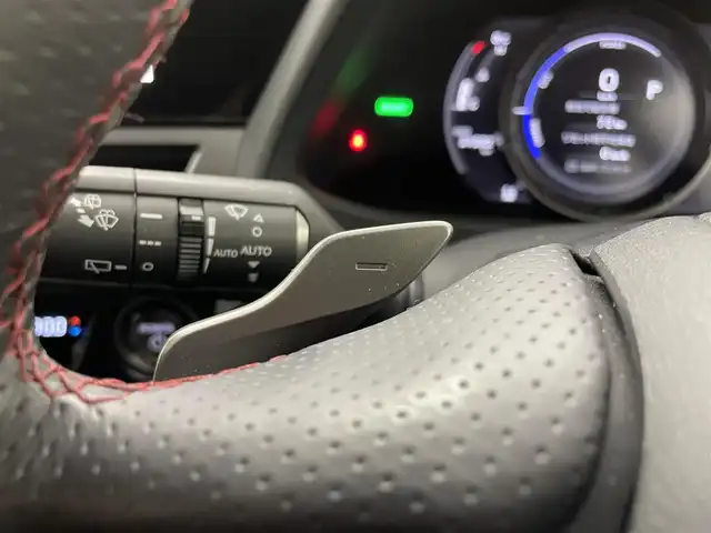 レクサス ＵＸ 250h Fスポーツ 埼玉県 2023(令5)年 3.2万km ホワイトノーヴァガラスフレーク TRDマフラー/黒レザーシート/純正12.3型ディスプレイオーディオ/ ナビ Bluetooth USB 地デジ AppleCarPlay/バックカメラ/レーダークルーズコントロール/前後ドライブレコーダー/ビルトインETC2.0/パワーシート/シートヒーター/ステアリングヒーター/パドルシフト/ＬＥＤオートライト/オートハイビーム/パワーバックドア/ＡＳＣ（アクティブサウンドコントロール）/純正18インチアルミホイール