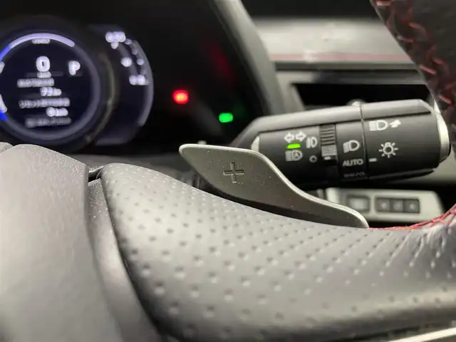 レクサス ＵＸ 250h Fスポーツ 埼玉県 2023(令5)年 3.2万km ホワイトノーヴァガラスフレーク TRDマフラー/黒レザーシート/純正12.3型ディスプレイオーディオ/ ナビ Bluetooth USB 地デジ AppleCarPlay/バックカメラ/レーダークルーズコントロール/前後ドライブレコーダー/ビルトインETC2.0/パワーシート/シートヒーター/ステアリングヒーター/パドルシフト/ＬＥＤオートライト/オートハイビーム/パワーバックドア/ＡＳＣ（アクティブサウンドコントロール）/純正18インチアルミホイール