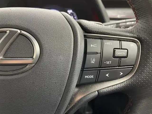 レクサス ＵＸ 250h Fスポーツ 埼玉県 2023(令5)年 3.2万km ホワイトノーヴァガラスフレーク TRDマフラー/黒レザーシート/純正12.3型ディスプレイオーディオ/ ナビ Bluetooth USB 地デジ AppleCarPlay/バックカメラ/レーダークルーズコントロール/前後ドライブレコーダー/ビルトインETC2.0/パワーシート/シートヒーター/ステアリングヒーター/パドルシフト/ＬＥＤオートライト/オートハイビーム/パワーバックドア/ＡＳＣ（アクティブサウンドコントロール）/純正18インチアルミホイール