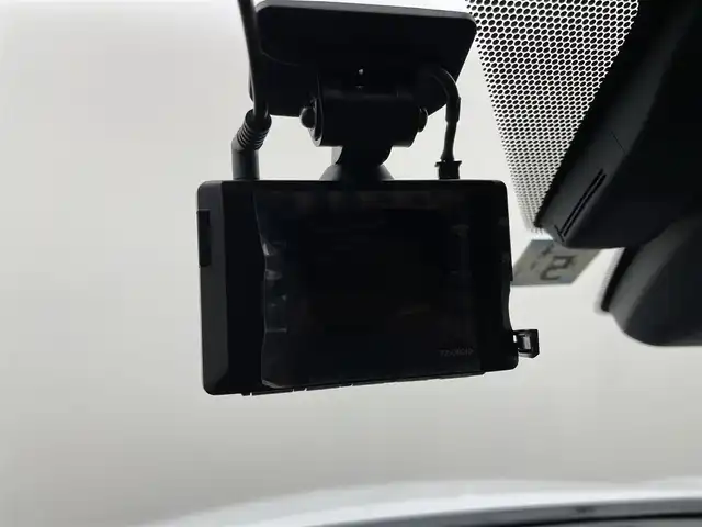 レクサス ＵＸ 250h Fスポーツ 埼玉県 2023(令5)年 3.2万km ホワイトノーヴァガラスフレーク TRDマフラー/黒レザーシート/純正12.3型ディスプレイオーディオ/ ナビ Bluetooth USB 地デジ AppleCarPlay/バックカメラ/レーダークルーズコントロール/前後ドライブレコーダー/ビルトインETC2.0/パワーシート/シートヒーター/ステアリングヒーター/パドルシフト/ＬＥＤオートライト/オートハイビーム/パワーバックドア/ＡＳＣ（アクティブサウンドコントロール）/純正18インチアルミホイール