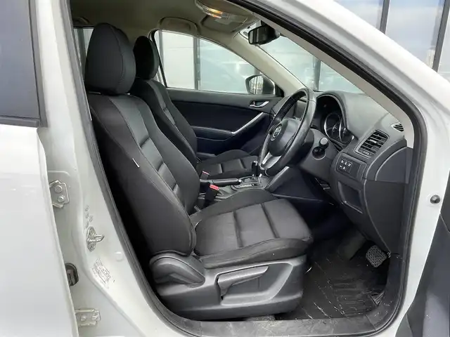 マツダ ＣＸ－５ XD 道央・札幌 2013(平25)年 12.1万km クリスタルホワイトパールマイカ ４WD/純正ディーラーOPナビ/CD/DVD/BT/フルセグ/トランクションコントロールシステム/クルーズコントロール/リアビークルモニタリングシステム/AFS/バックカメラ/サイドカメラ/ビルトインETC/アイドリングストップ/革巻きステアリング/ステアリングリモコン/自動防眩ミラー/MTモード付AT/プッシュスタート/スマートキー/HIDヘッドライト/オートライト/フォグランプ/電動格納ミラー/ウィンカーミラー/純正フロアマット/ドアバイザー/スペアキー