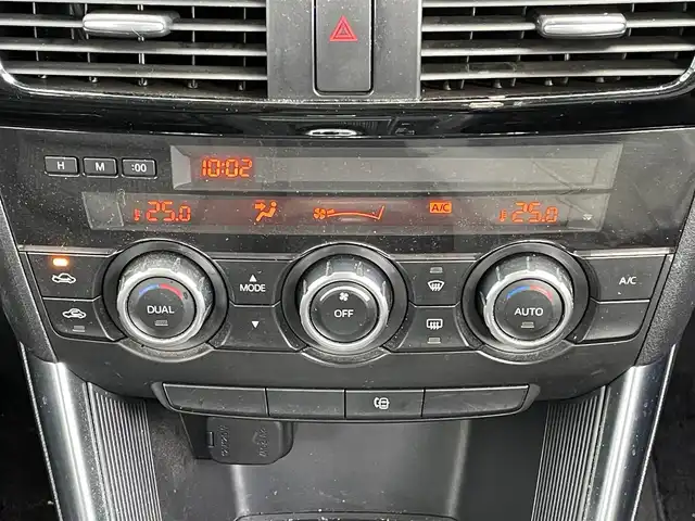 マツダ ＣＸ－５ XD 道央・札幌 2013(平25)年 12.1万km クリスタルホワイトパールマイカ ４WD/純正ディーラーOPナビ/CD/DVD/BT/フルセグ/トランクションコントロールシステム/クルーズコントロール/リアビークルモニタリングシステム/AFS/バックカメラ/サイドカメラ/ビルトインETC/アイドリングストップ/革巻きステアリング/ステアリングリモコン/自動防眩ミラー/MTモード付AT/プッシュスタート/スマートキー/HIDヘッドライト/オートライト/フォグランプ/電動格納ミラー/ウィンカーミラー/純正フロアマット/ドアバイザー/スペアキー