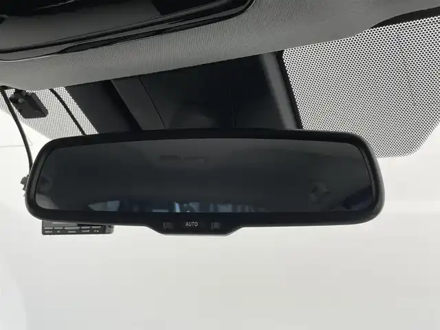 トヨタ プリウス S ツーリングセレクション 千葉県 2016(平28)年 7.3万km シルバーM 禁煙車/TRDエアロ/トヨタセーフティセンス/・プリクラッシュセーフティシステム/・レーンデパーチャーアラート/・オートマチックハイビーム/・アダプティブクルーズコントロール/・ハイビームアシスト/純正9インチT-Connectナビ/CD/DVD/Bluetooth/フルセグ/バックカメラ/レーダークルーズコントロール/LEDオートライト/シートヒーター/純正17インチアルミホイール/オートエアコン/プッシュスタート/スマートキー