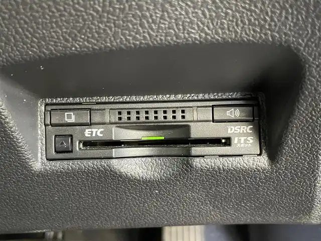 トヨタ プリウス S ツーリングセレクション 千葉県 2016(平28)年 7.3万km シルバーM 禁煙車/TRDエアロ/トヨタセーフティセンス/・プリクラッシュセーフティシステム/・レーンデパーチャーアラート/・オートマチックハイビーム/・アダプティブクルーズコントロール/・ハイビームアシスト/純正9インチT-Connectナビ/CD/DVD/Bluetooth/フルセグ/バックカメラ/レーダークルーズコントロール/LEDオートライト/シートヒーター/純正17インチアルミホイール/オートエアコン/プッシュスタート/スマートキー