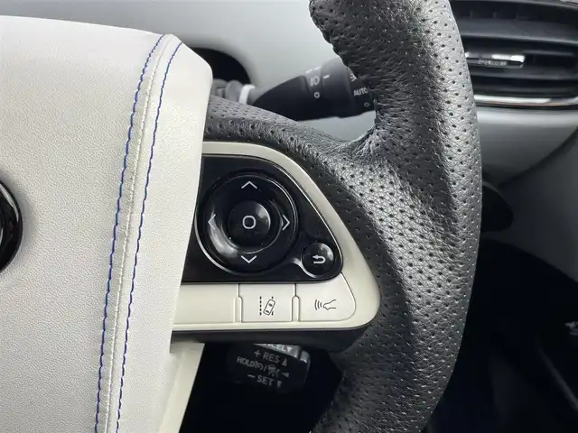 トヨタ プリウス S ツーリングセレクション 千葉県 2016(平28)年 7.3万km シルバーM 禁煙車/TRDエアロ/トヨタセーフティセンス/・プリクラッシュセーフティシステム/・レーンデパーチャーアラート/・オートマチックハイビーム/・アダプティブクルーズコントロール/・ハイビームアシスト/純正9インチT-Connectナビ/CD/DVD/Bluetooth/フルセグ/バックカメラ/レーダークルーズコントロール/LEDオートライト/シートヒーター/純正17インチアルミホイール/オートエアコン/プッシュスタート/スマートキー