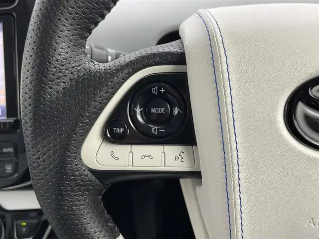 トヨタ プリウス S ツーリングセレクション 千葉県 2016(平28)年 7.3万km シルバーM 禁煙車/TRDエアロ/トヨタセーフティセンス/・プリクラッシュセーフティシステム/・レーンデパーチャーアラート/・オートマチックハイビーム/・アダプティブクルーズコントロール/・ハイビームアシスト/純正9インチT-Connectナビ/CD/DVD/Bluetooth/フルセグ/バックカメラ/レーダークルーズコントロール/LEDオートライト/シートヒーター/純正17インチアルミホイール/オートエアコン/プッシュスタート/スマートキー