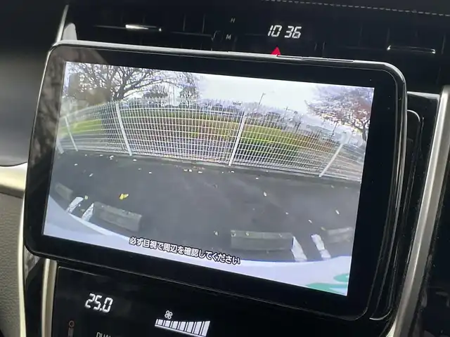 トヨタ ハリアー エレガンス 静岡県 2018(平30)年 6.4万km ホワイトパールクリスタルシャイン トヨタセーフティセンス　/サンルーフ　/モデリスタエアロ　/社外９型ナビ　/地デジ　/Ｂカメラ　/半革シート　/Ｄ席ＰＷシート　/オートハイビーム　/ETC/社外18インチAW/スペアキー