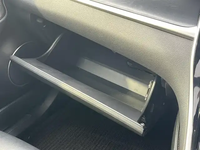 トヨタ ハリアー エレガンス 静岡県 2018(平30)年 6.4万km ホワイトパールクリスタルシャイン トヨタセーフティセンス　/サンルーフ　/モデリスタエアロ　/社外９型ナビ　/地デジ　/Ｂカメラ　/半革シート　/Ｄ席ＰＷシート　/オートハイビーム　/ETC/社外18インチAW/スペアキー