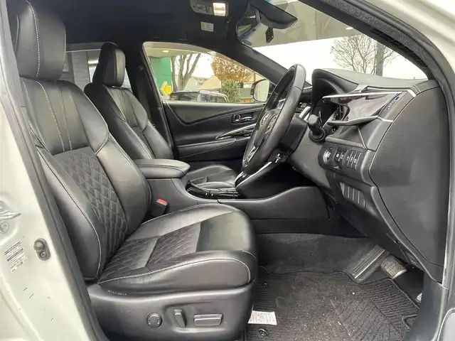 トヨタ ハリアー エレガンス 静岡県 2018(平30)年 6.4万km ホワイトパールクリスタルシャイン トヨタセーフティセンス　/サンルーフ　/モデリスタエアロ　/社外９型ナビ　/地デジ　/Ｂカメラ　/半革シート　/Ｄ席ＰＷシート　/オートハイビーム　/ETC/社外18インチAW/スペアキー