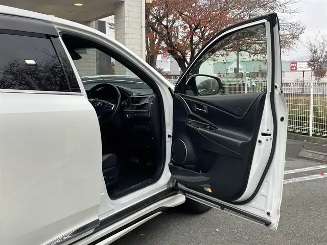 トヨタ ハリアー エレガンス 静岡県 2018(平30)年 6.4万km ホワイトパールクリスタルシャイン トヨタセーフティセンス　/サンルーフ　/モデリスタエアロ　/社外９型ナビ　/地デジ　/Ｂカメラ　/半革シート　/Ｄ席ＰＷシート　/オートハイビーム　/ETC/社外18インチAW/スペアキー