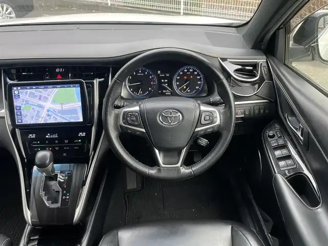 トヨタ ハリアー エレガンス 静岡県 2018(平30)年 6.4万km ホワイトパールクリスタルシャイン トヨタセーフティセンス　/サンルーフ　/モデリスタエアロ　/社外９型ナビ　/地デジ　/Ｂカメラ　/半革シート　/Ｄ席ＰＷシート　/オートハイビーム　/ETC/社外18インチAW/スペアキー