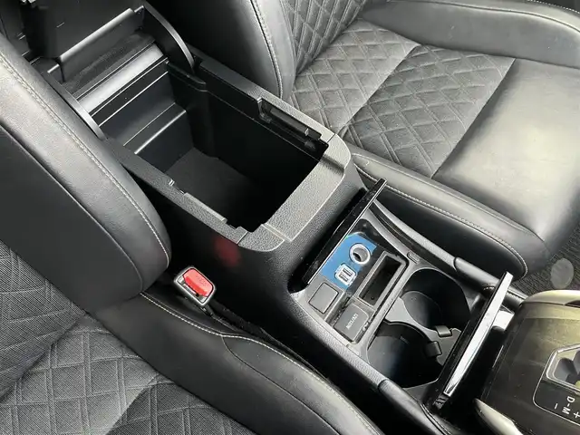 トヨタ ハリアー エレガンス 静岡県 2018(平30)年 6.4万km ホワイトパールクリスタルシャイン トヨタセーフティセンス　/サンルーフ　/モデリスタエアロ　/社外９型ナビ　/地デジ　/Ｂカメラ　/半革シート　/Ｄ席ＰＷシート　/オートハイビーム　/ETC/社外18インチAW/スペアキー