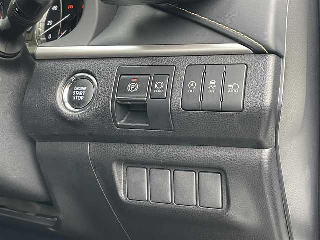 トヨタ ハリアー エレガンス 千葉県 2018(平30)年 6.4万km ホワイトパールクリスタルシャイン 社外フローティング９型ナビ　【CN-F1D9GD】/フルセグTV/Bluetooth/AM/FM/バックカメラ/サンルーフ　/モデリスタエアロ　　/ハーフレザーシート　/Ｄ席パワーシート/衝突軽減ブレーキ/レーンキープアシスト/アダプティブクルーズコントロール　/オートハイビーム/LEDヘッドライト/ドラレコ前方　/ETC/社外18インチAW/スペアキー