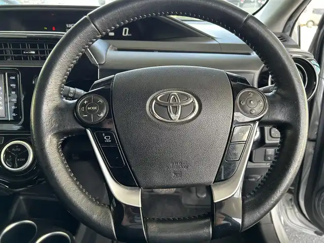 トヨタ アクア クロスオーバー 長崎県 2019(令1)年 8.1万km シルバーM 純正SDナビ/プッシュスタート/衝突軽減ブレーキ/前方ドライブレコーダー/全方位カメラ/ステアリングスイッチ/純正フロアマット/純正アルミホイール/ハーフレザーシート/LDA/ドアバイザー/オートライト/ETC/コーナーセンサー