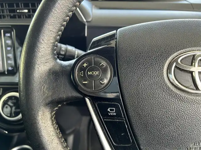 トヨタ アクア クロスオーバー 長崎県 2019(令1)年 8.1万km シルバーM 純正SDナビ/プッシュスタート/衝突軽減ブレーキ/前方ドライブレコーダー/全方位カメラ/ステアリングスイッチ/純正フロアマット/純正アルミホイール/ハーフレザーシート/LDA/ドアバイザー/オートライト/ETC/コーナーセンサー