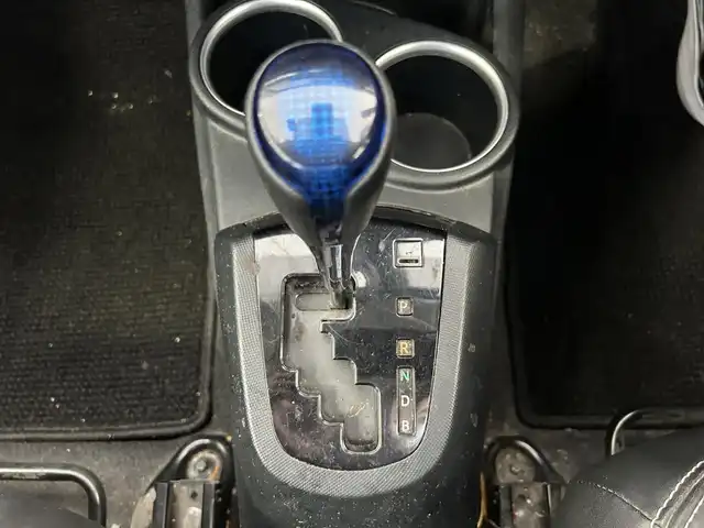 トヨタ アクア クロスオーバー 長崎県 2019(令1)年 8.1万km シルバーM 純正SDナビ/プッシュスタート/衝突軽減ブレーキ/前方ドライブレコーダー/全方位カメラ/ステアリングスイッチ/純正フロアマット/純正アルミホイール/ハーフレザーシート/LDA/ドアバイザー/オートライト/ETC/コーナーセンサー