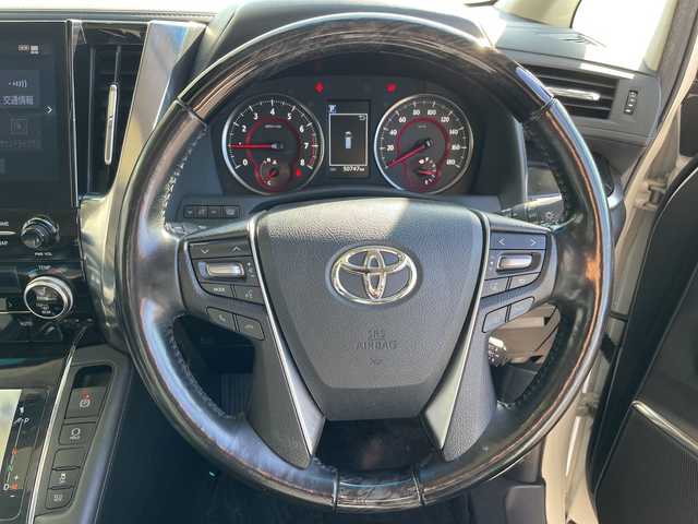 トヨタ アルファード S Cパッケージ 愛知県 2020(令2)年 5.1万km ホワイトパールクリスタルシャイン 純正10型ナビ/フリップダウンモニター/プレミアムサウンドJBL/サンルーフ/三眼LEDヘッドライト/全方位カメラ/両側パワースライドドア/シートヒーター/エアシート/バックカメラ/電動リアゲート/パワーシート/コーナーセンサー/純正アルミホイール/ETC/ブラインドスポットモニター/ステアリングヒーター/インテリジェントミラー/リアオートエアコン/レーンキープアシスト/オートマチックハイビーム/ドライブレコーダー/ETC/ワイヤレス充電機/衝突軽減システム/ステアリングスイッチ/スマートキー/プッシュスタート