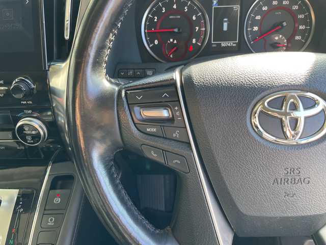 トヨタ アルファード S Cパッケージ 愛知県 2020(令2)年 5.1万km ホワイトパールクリスタルシャイン 純正10型ナビ/フリップダウンモニター/プレミアムサウンドJBL/サンルーフ/三眼LEDヘッドライト/全方位カメラ/両側パワースライドドア/シートヒーター/エアシート/バックカメラ/電動リアゲート/パワーシート/コーナーセンサー/純正アルミホイール/ETC/ブラインドスポットモニター/ステアリングヒーター/インテリジェントミラー/リアオートエアコン/レーンキープアシスト/オートマチックハイビーム/ドライブレコーダー/ETC/ワイヤレス充電機/衝突軽減システム/ステアリングスイッチ/スマートキー/プッシュスタート