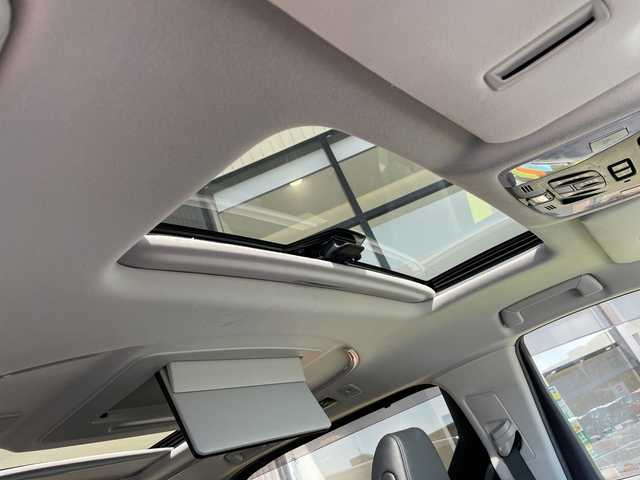 トヨタ アルファード S Cパッケージ 愛知県 2020(令2)年 5.1万km ホワイトパールクリスタルシャイン 純正10型ナビ/フリップダウンモニター/プレミアムサウンドJBL/サンルーフ/三眼LEDヘッドライト/全方位カメラ/両側パワースライドドア/シートヒーター/エアシート/バックカメラ/電動リアゲート/パワーシート/コーナーセンサー/純正アルミホイール/ETC/ブラインドスポットモニター/ステアリングヒーター/インテリジェントミラー/リアオートエアコン/レーンキープアシスト/オートマチックハイビーム/ドライブレコーダー/ETC/ワイヤレス充電機/衝突軽減システム/ステアリングスイッチ/スマートキー/プッシュスタート