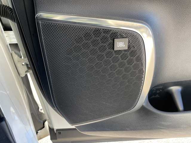 トヨタ アルファード S Cパッケージ 愛知県 2020(令2)年 5.1万km ホワイトパールクリスタルシャイン 純正10型ナビ/フリップダウンモニター/プレミアムサウンドJBL/サンルーフ/三眼LEDヘッドライト/全方位カメラ/両側パワースライドドア/シートヒーター/エアシート/バックカメラ/電動リアゲート/パワーシート/コーナーセンサー/純正アルミホイール/ETC/ブラインドスポットモニター/ステアリングヒーター/インテリジェントミラー/リアオートエアコン/レーンキープアシスト/オートマチックハイビーム/ドライブレコーダー/ETC/ワイヤレス充電機/衝突軽減システム/ステアリングスイッチ/スマートキー/プッシュスタート