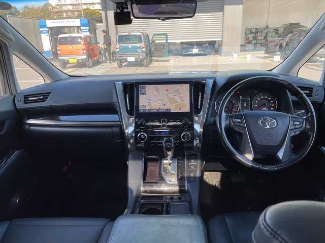 トヨタ アルファード S Cパッケージ 愛知県 2020(令2)年 5.1万km ホワイトパールクリスタルシャイン 純正10型ナビ/フリップダウンモニター/プレミアムサウンドJBL/サンルーフ/三眼LEDヘッドライト/全方位カメラ/両側パワースライドドア/シートヒーター/エアシート/バックカメラ/電動リアゲート/パワーシート/コーナーセンサー/純正アルミホイール/ETC/ブラインドスポットモニター/ステアリングヒーター/インテリジェントミラー/リアオートエアコン/レーンキープアシスト/オートマチックハイビーム/ドライブレコーダー/ETC/ワイヤレス充電機/衝突軽減システム/ステアリングスイッチ/スマートキー/プッシュスタート