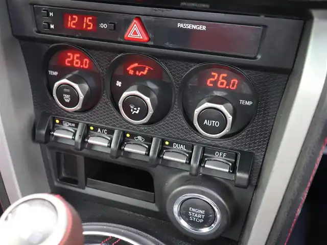 トヨタ ８６ GT リミテッド 神奈川県 2012(平24)年 7.9万km スターリングシルバー タブレット/Bluetooth/TRDパワーバー/HKSエアクリーナー/社外マフラー/ハーフレザー/シートヒーター/プッシュスタート/ETC/HID