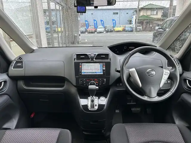 日産 セレナ ハイウェイスター Vセレクション 大阪府 2012(平24)年 2.4万km ブリリアントシルバー ワンオーナー/純正ナビ/ （フルセグTV/BT/CD/DVD）/後席モニター/バックモニター/横滑り防止装置/フォグランプ/ドライブレコーダー/ETC/電動格納ミラー/プッシュスタート/保証書/取扱説明書/スマートキー